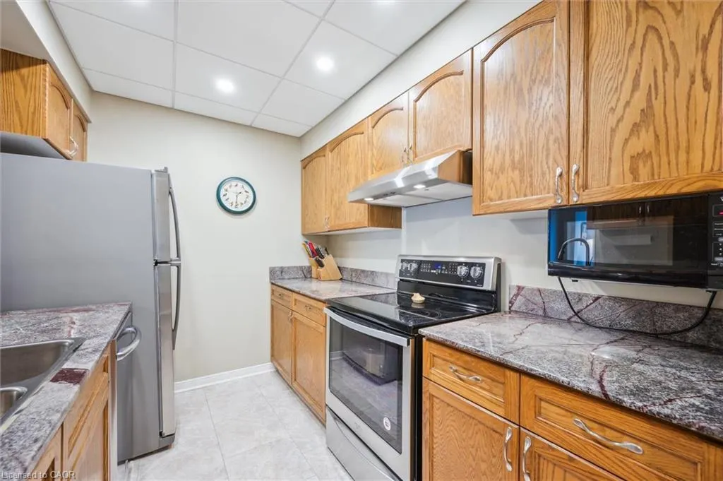 10 Ellen Street E, #808