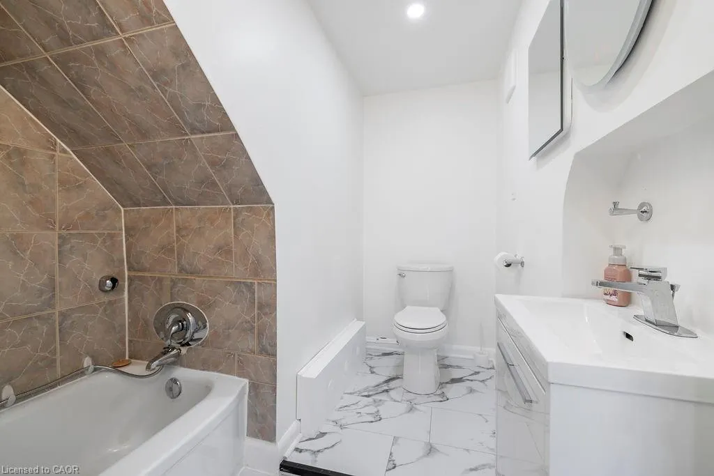 2015 Leighland Road, #3