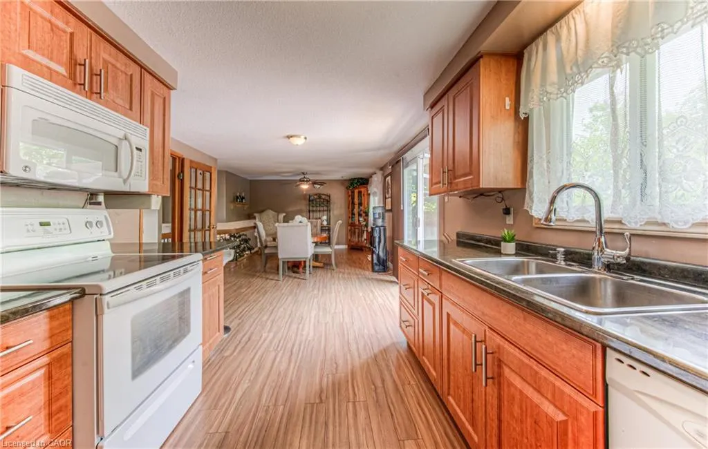 82 Roseneath Crescent
