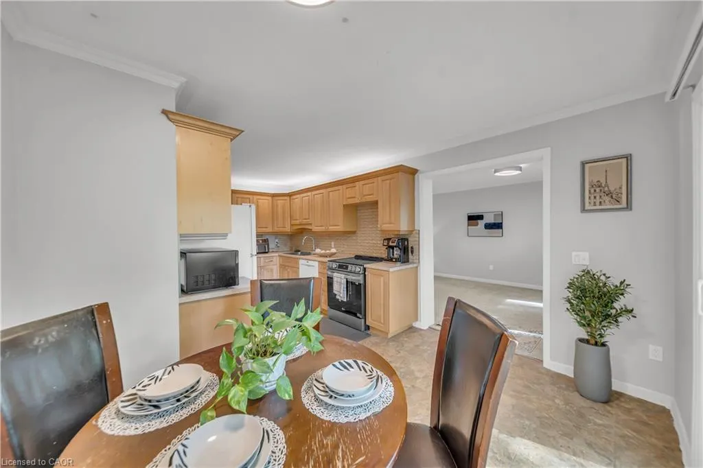 121 University Avenue E, #101