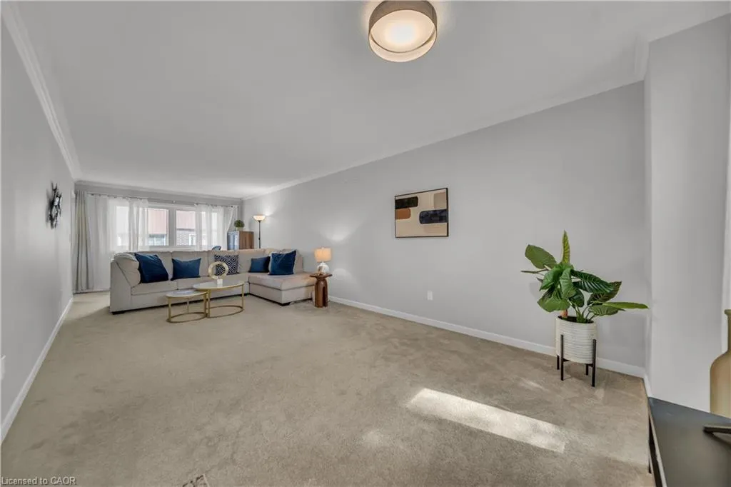 121 University Avenue E, #101