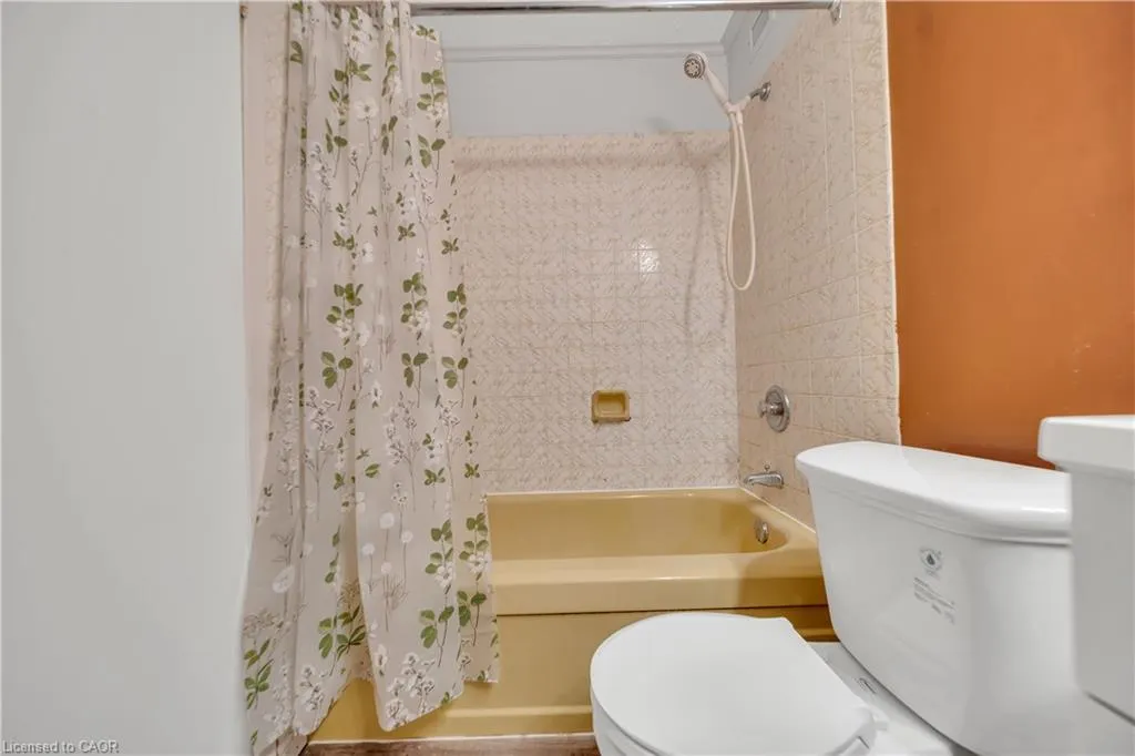 121 University Avenue E, #101