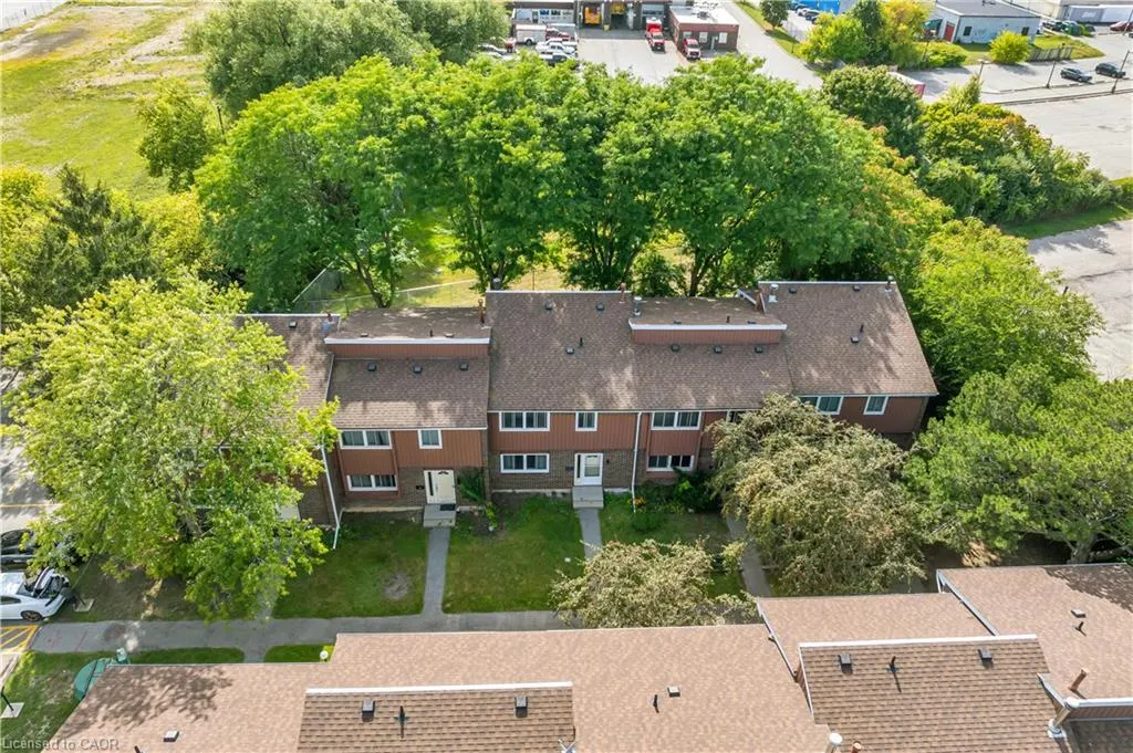121 University Avenue E, #101
