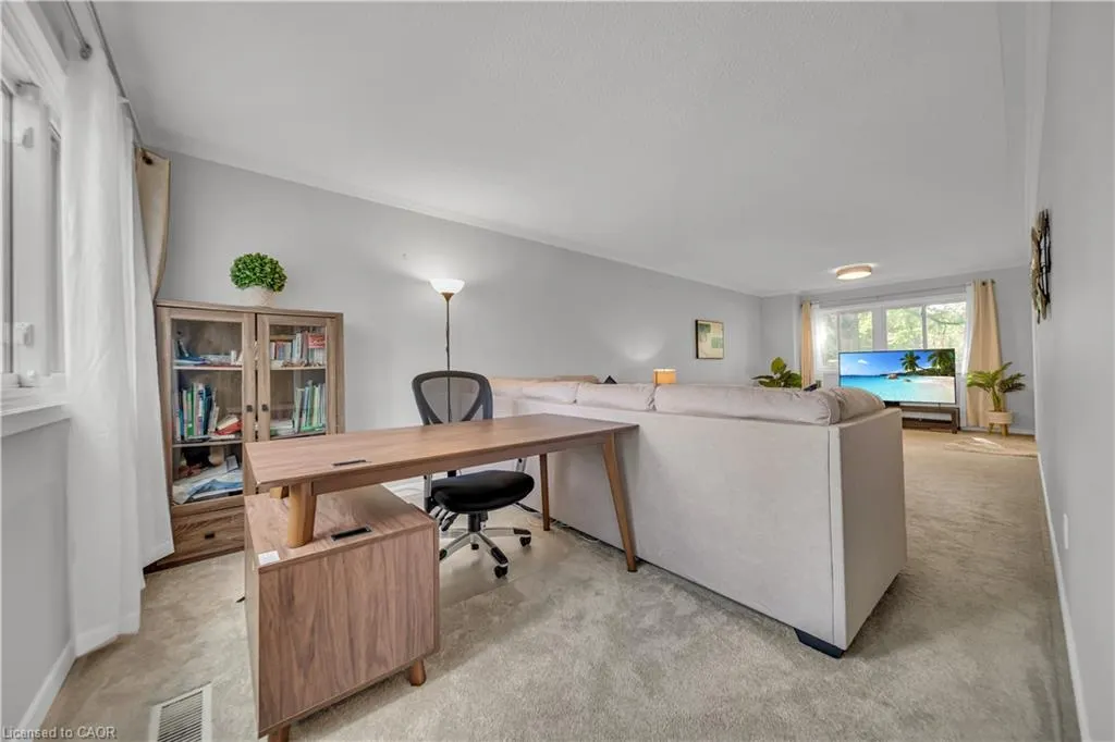 121 University Avenue E, #101