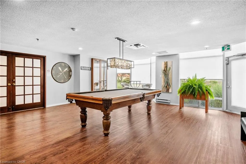 2511 Lakeshore Road W, #805