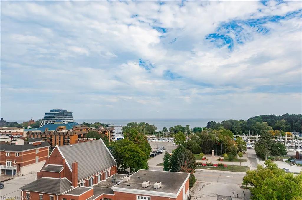 2511 Lakeshore Road W, #805