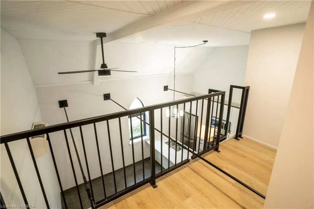130 Elgin Street, #4