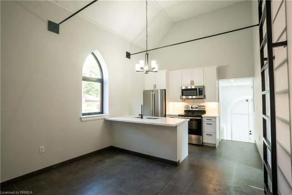 130 Elgin Street, #4