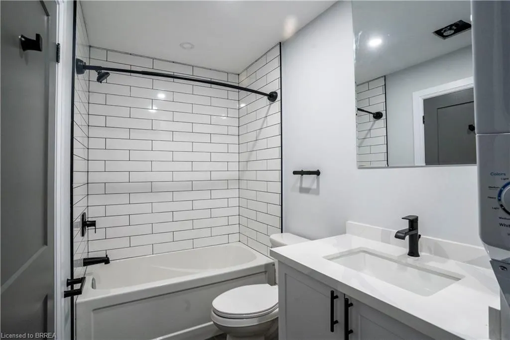 130 Elgin Street, #4