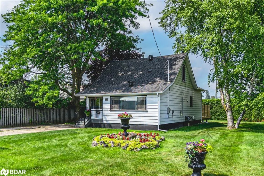 104 Moberly Street