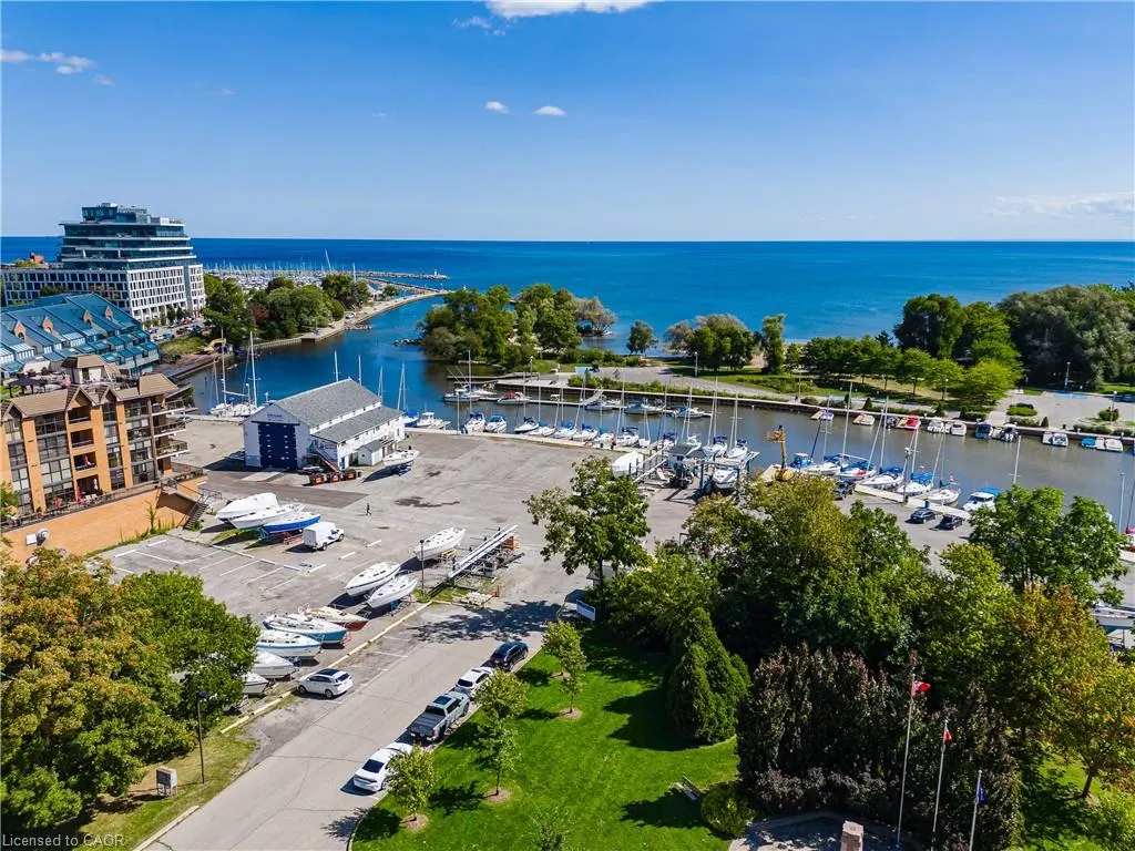 2511 Lakeshore Road W, #805