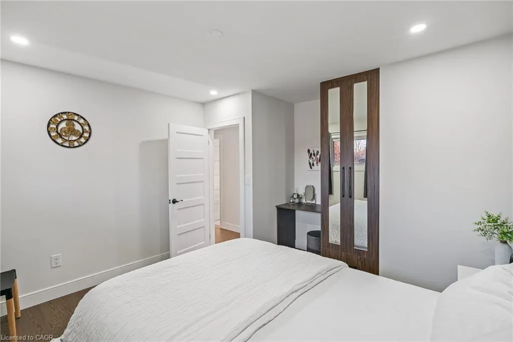 15 Andres Street