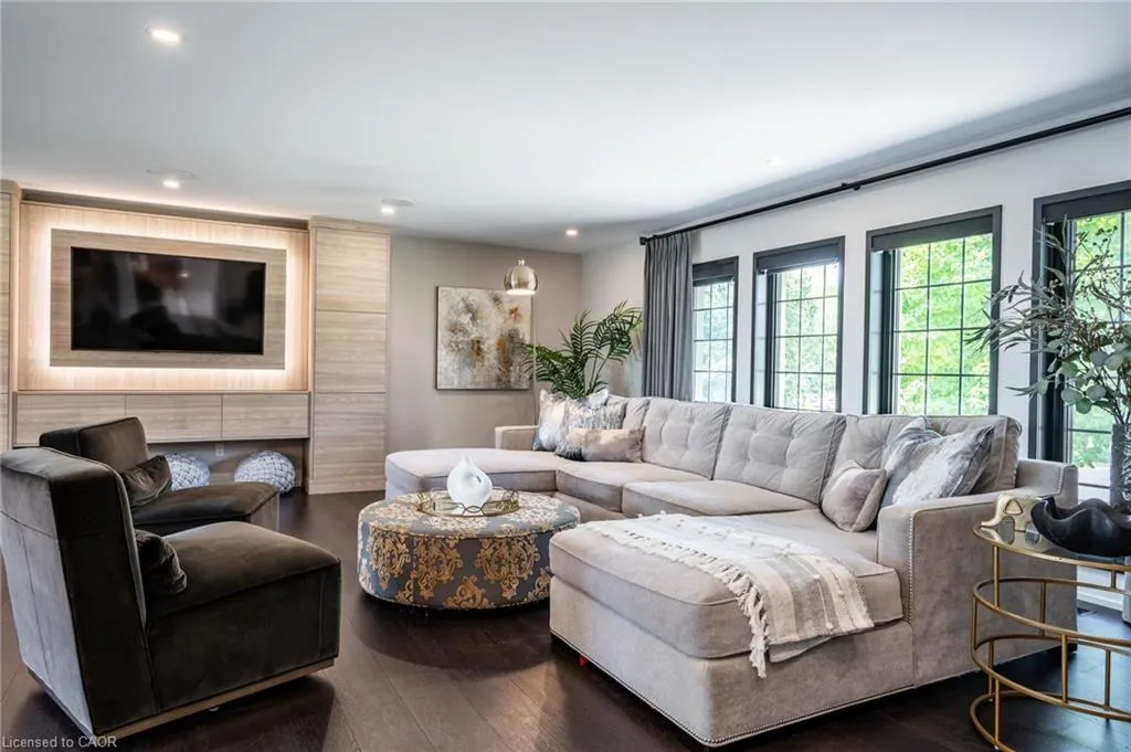 822 Danforth Place