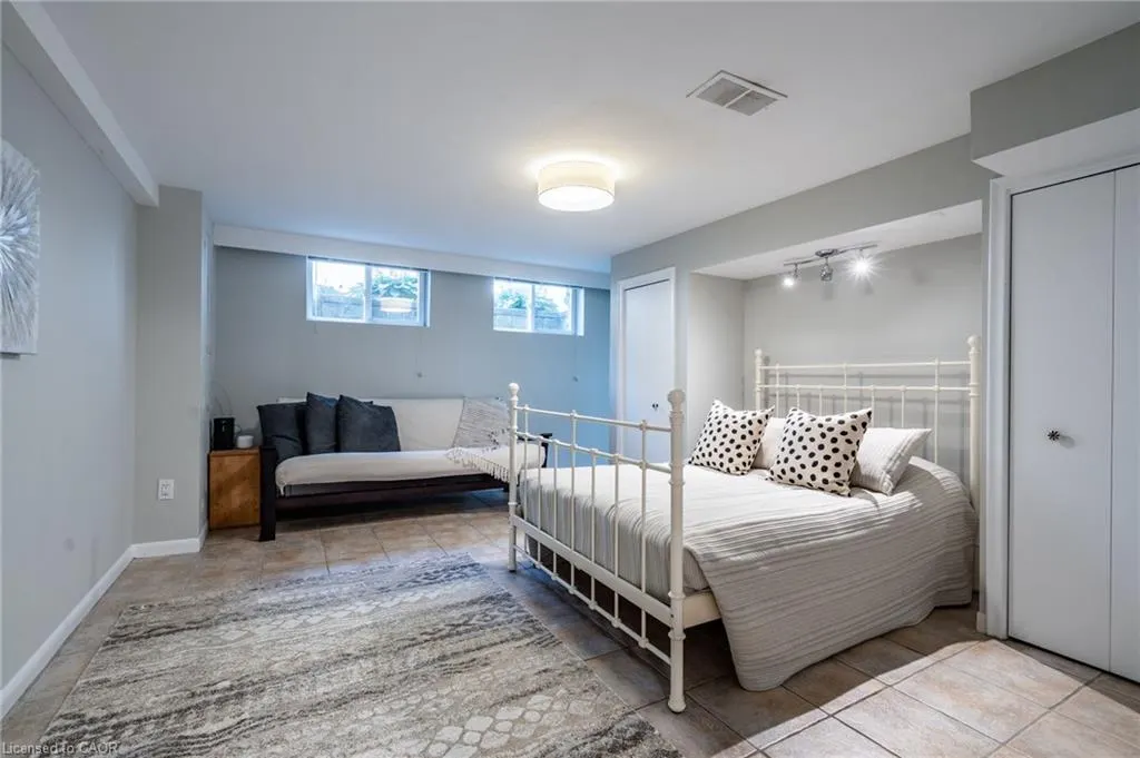 822 Danforth Place