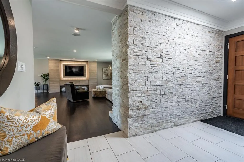 822 Danforth Place