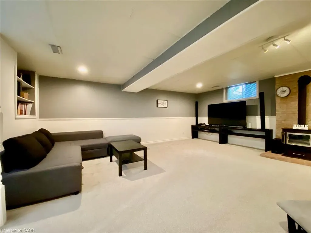 6 Adler Avenue