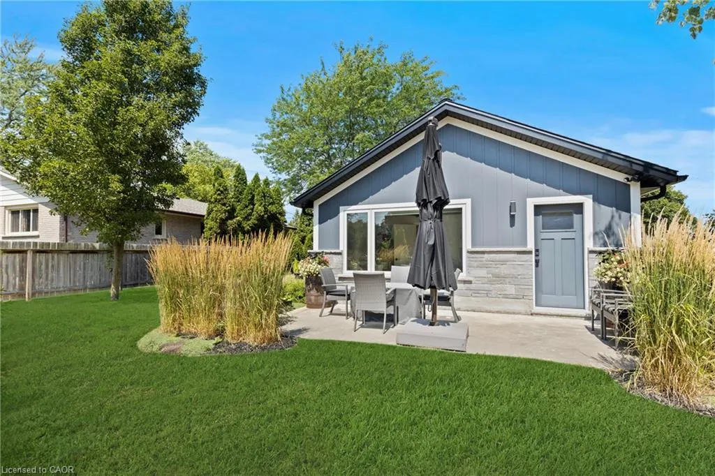 3886 Glenview Drive