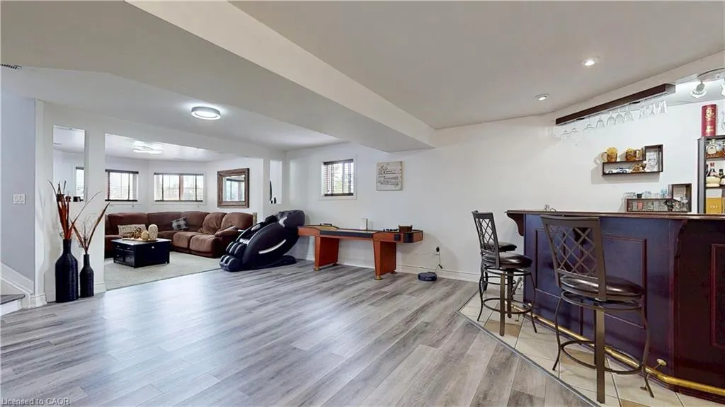 2 Angel Court
