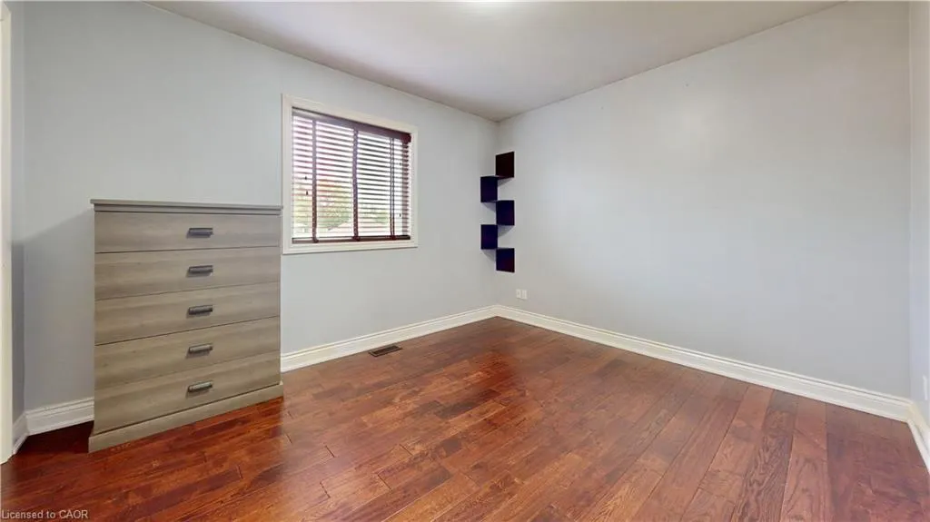 2 Angel Court