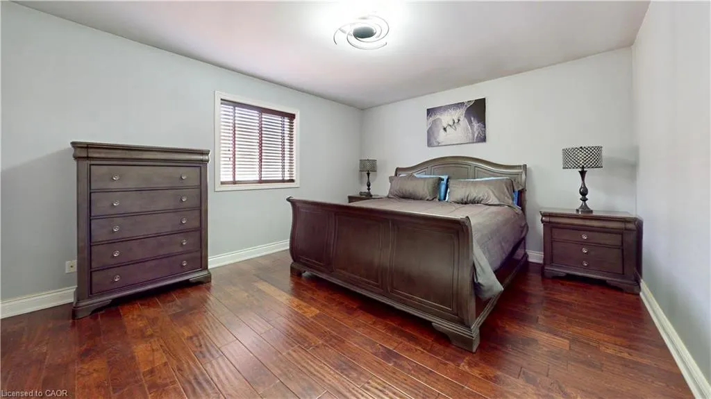 2 Angel Court