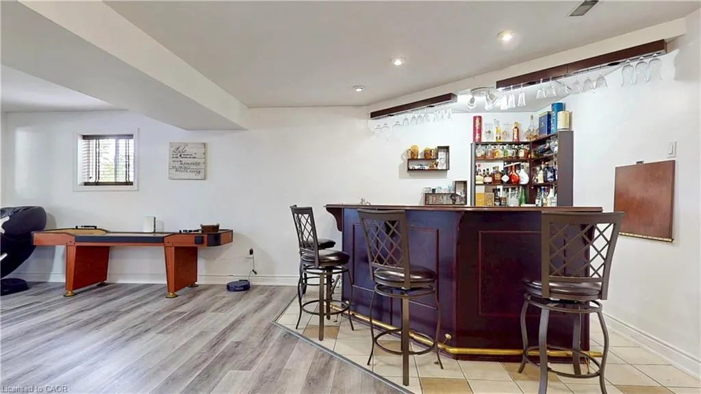2 Angel Court