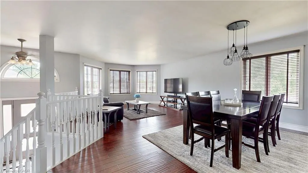 2 Angel Court