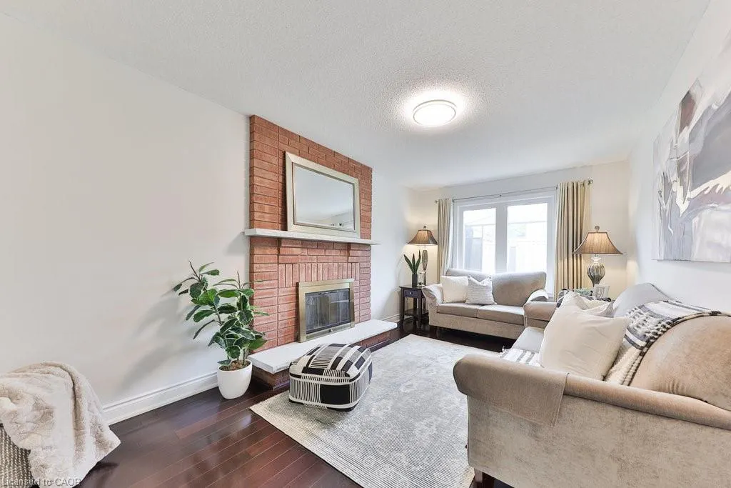 296 Evergreen Crescent