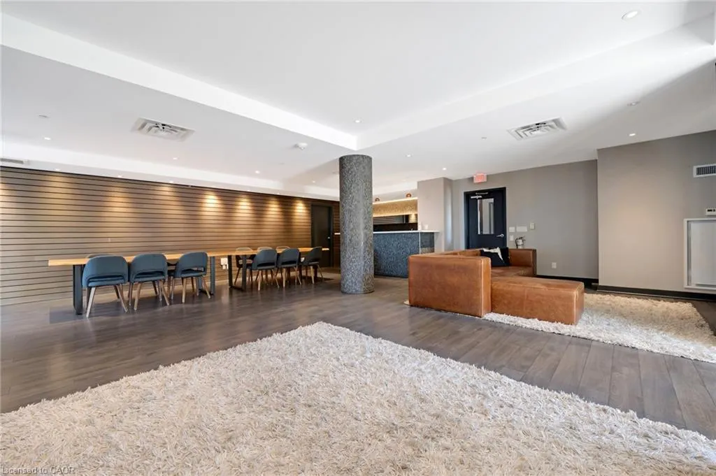 85 Duke Street W, #214