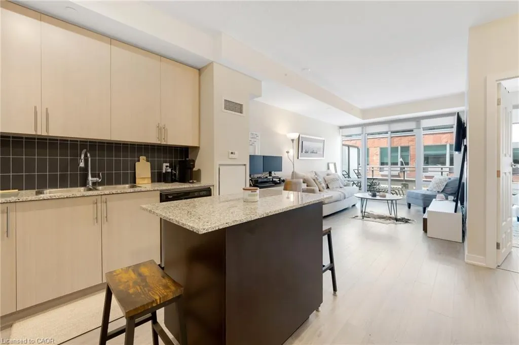 85 Duke Street W, #214