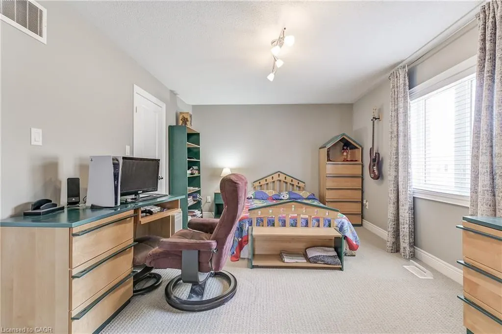 18 Flanders Road
