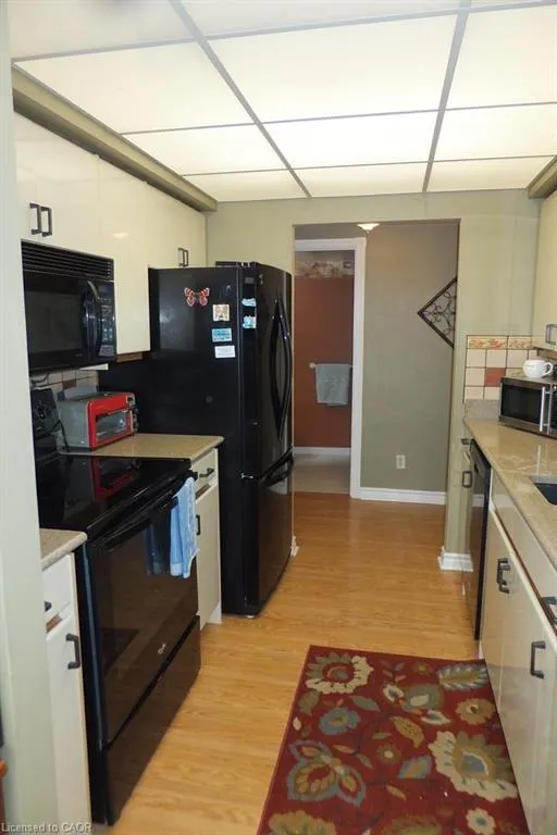 237 King Street W, #1004