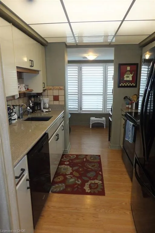 237 King Street W, #1004