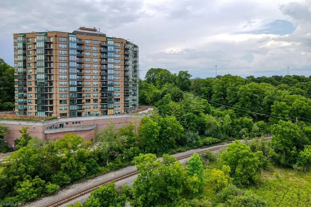 237 King Street W, #1004