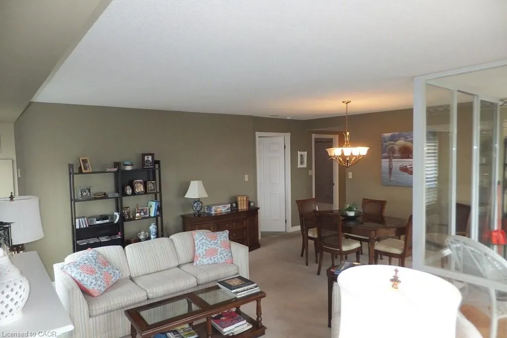 237 King Street W, #1004