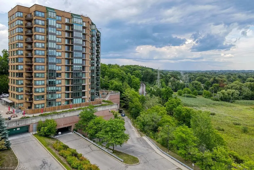 237 King Street W, #1004