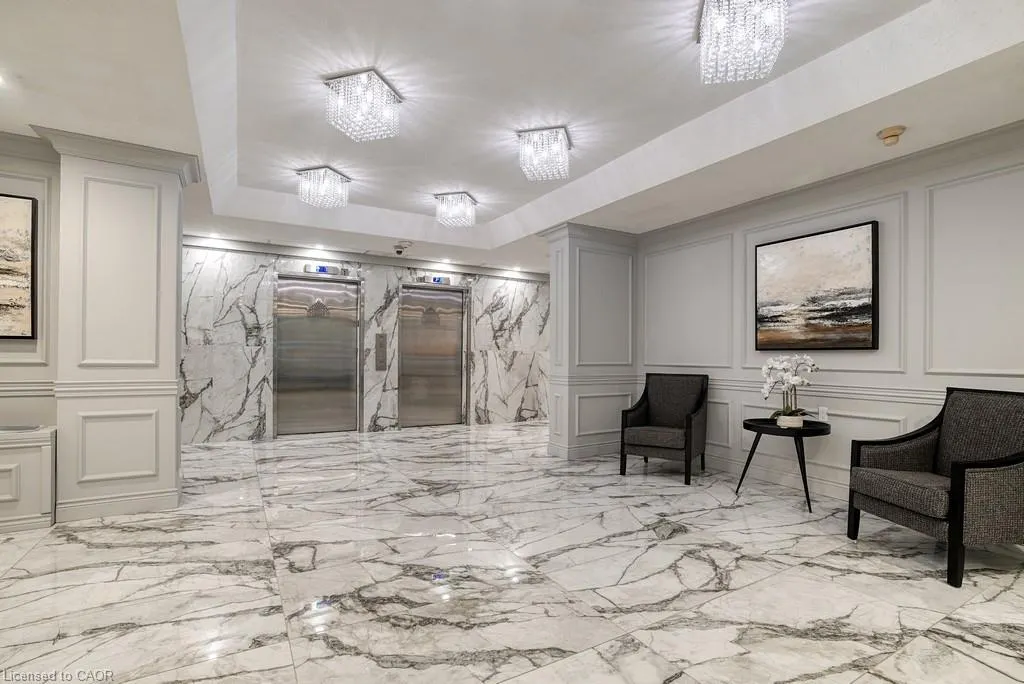 237 King Street W, #1004