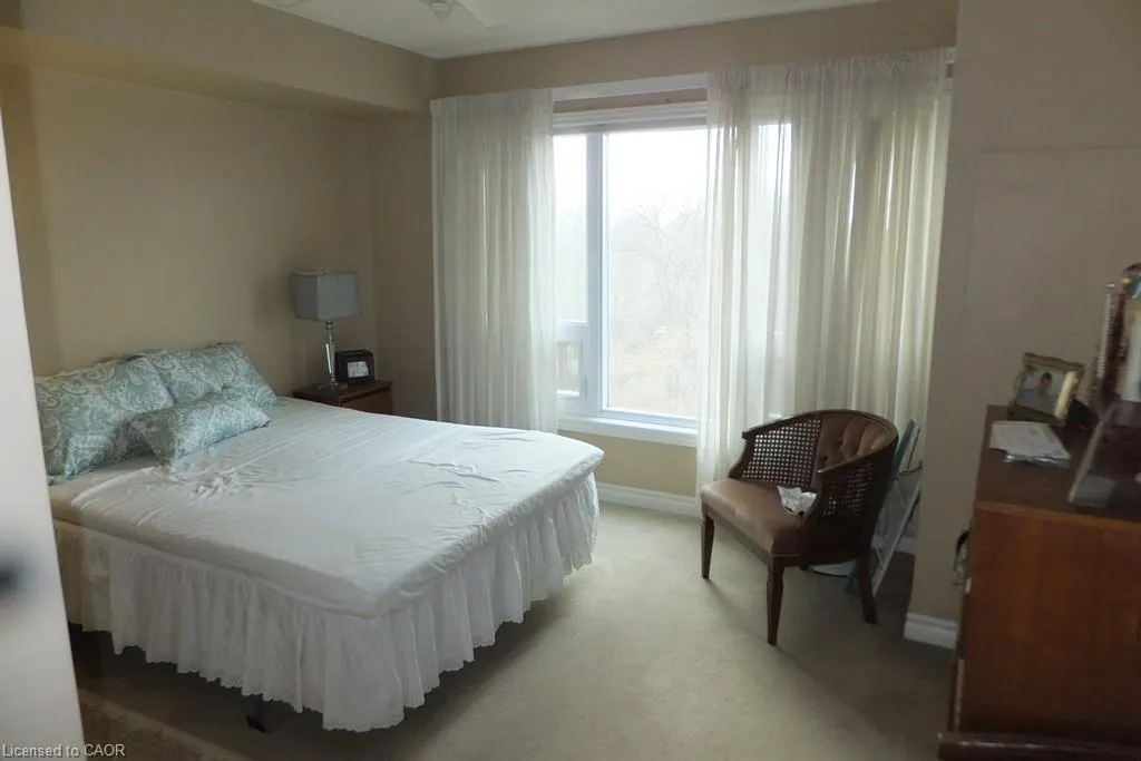 237 King Street W, #1004