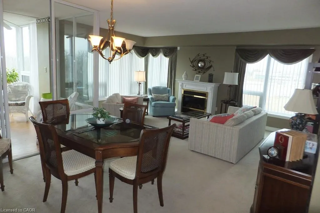 237 King Street W, #1004