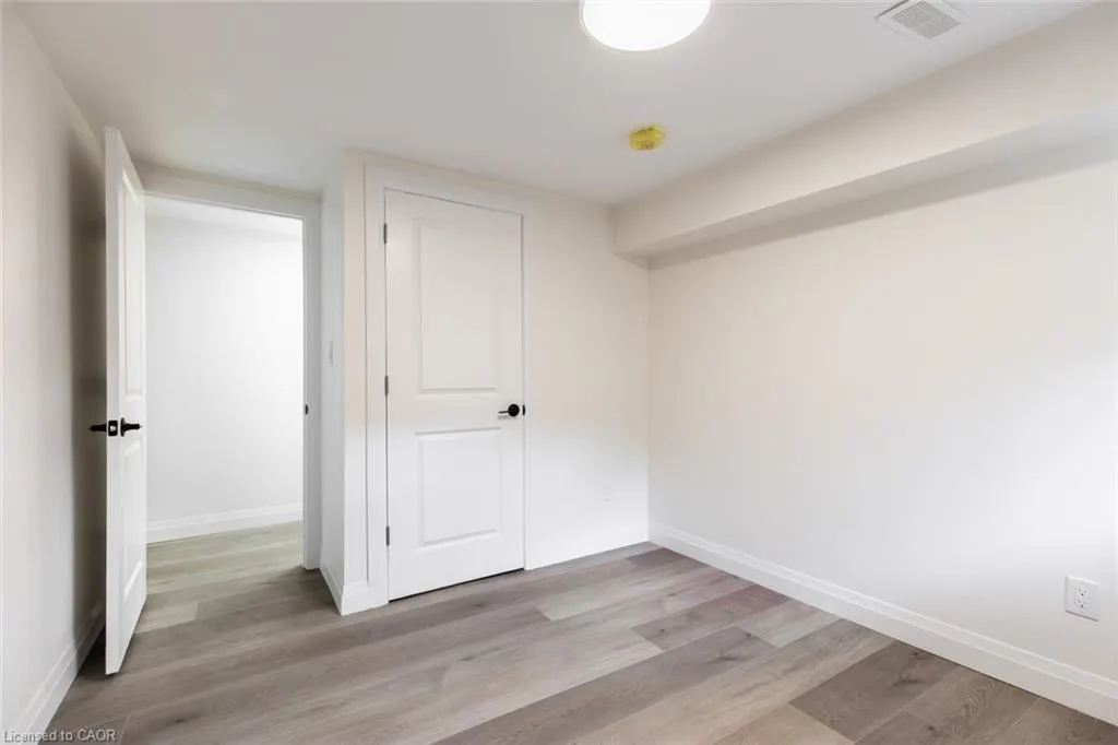 92 Pearl Street S