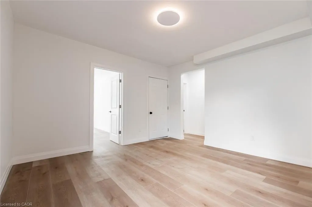 92 Pearl Street S