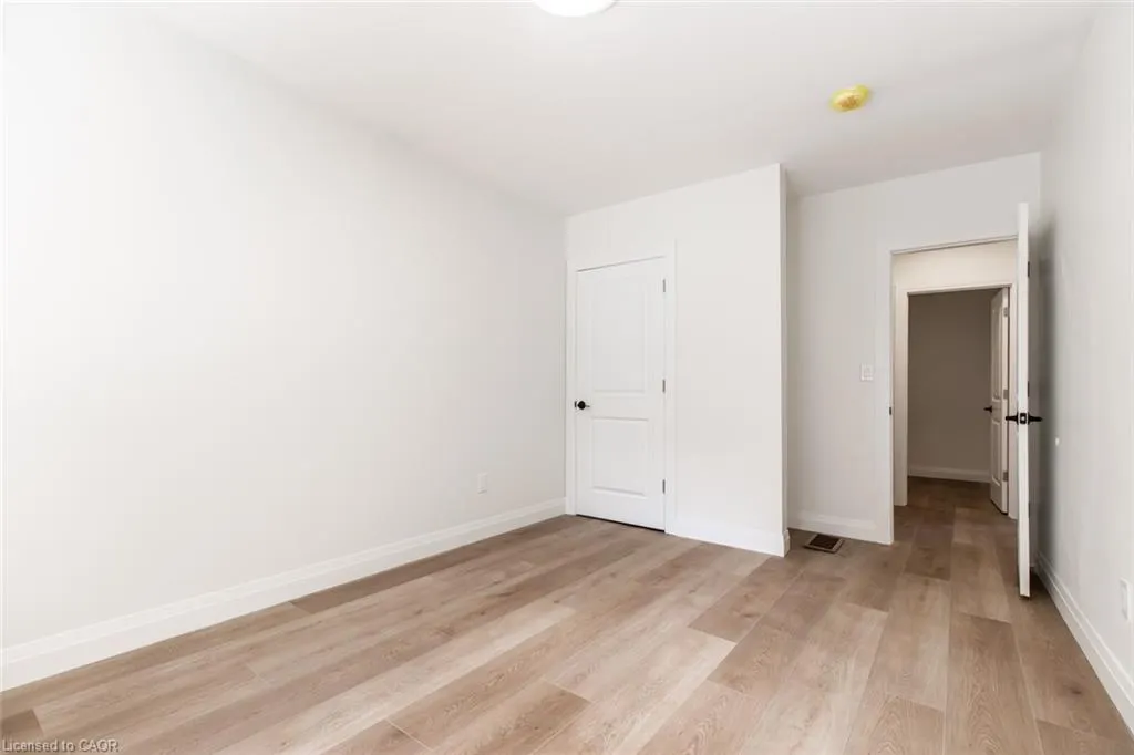 92 Pearl Street S
