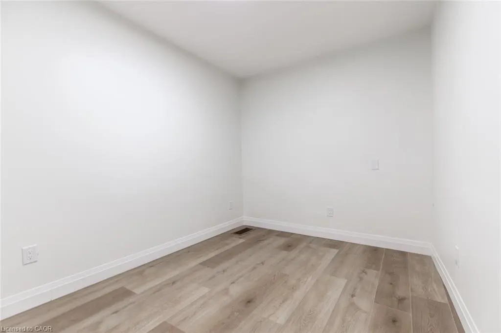 92 Pearl Street S