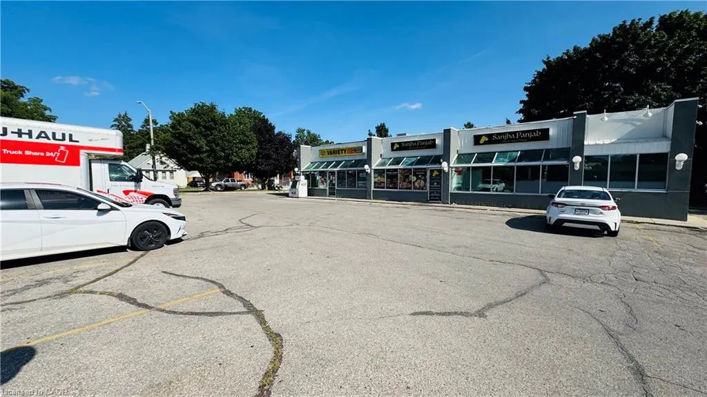 780 Dundas Street, #1