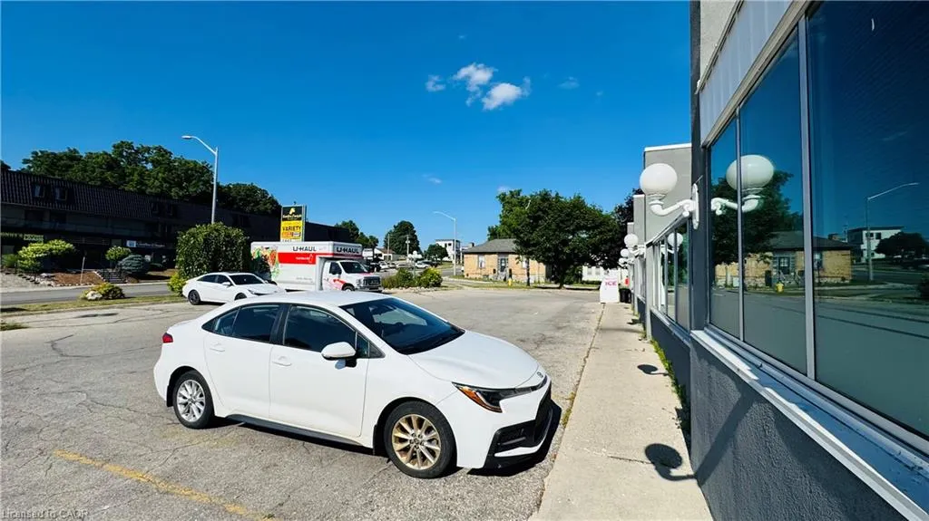 780 Dundas Street, #1