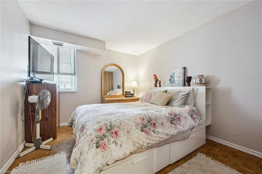 4 Lisa Street, #707