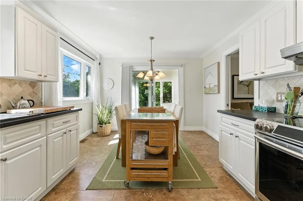 58 Lakeview Avenue