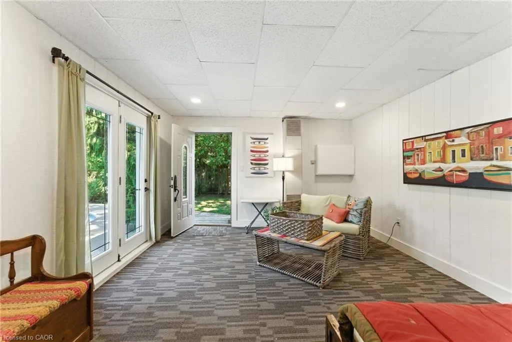 58 Lakeview Avenue