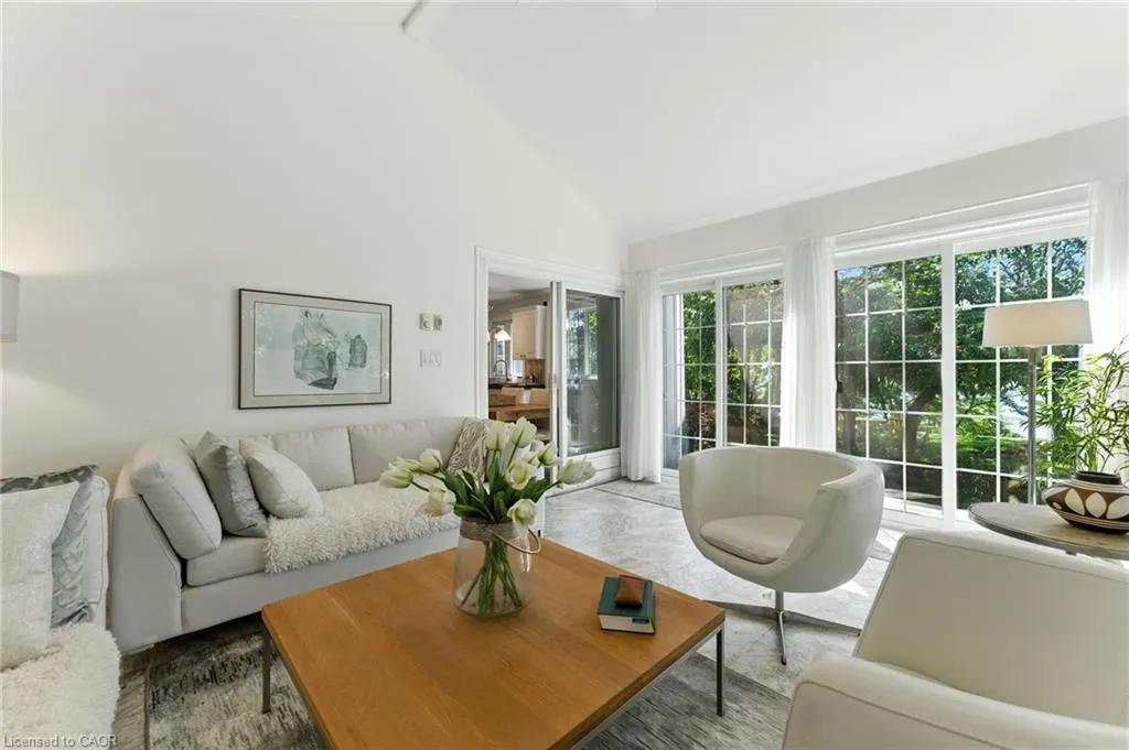 58 Lakeview Avenue