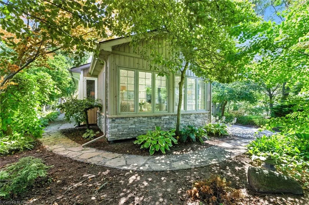 58 Lakeview Avenue