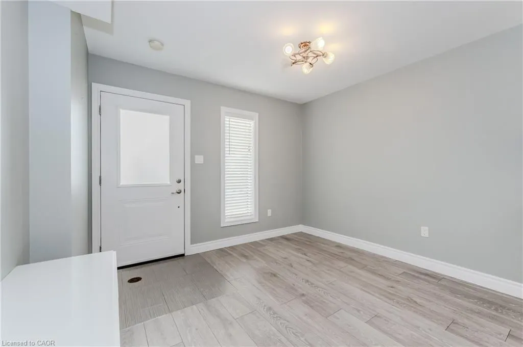 122 Courtland Avenue E, #11